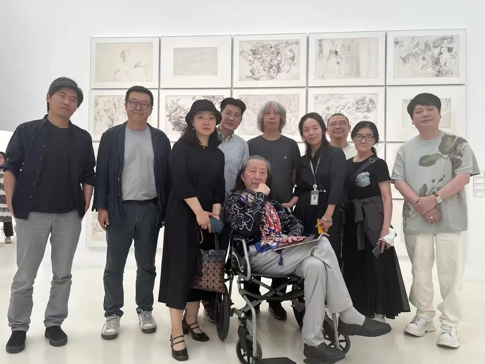 袁运生个展